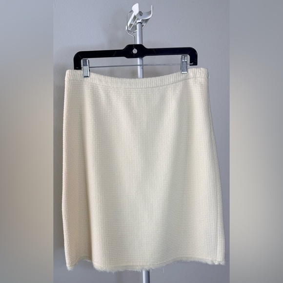 Banana Republic Dresses & Skirts - Vintage Banana Republic white wool midi waffle knit preppy classic skirt 8 EUC